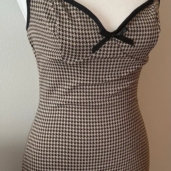 Brown/Black Bodycon Bow Dress - Picture 3 of 5